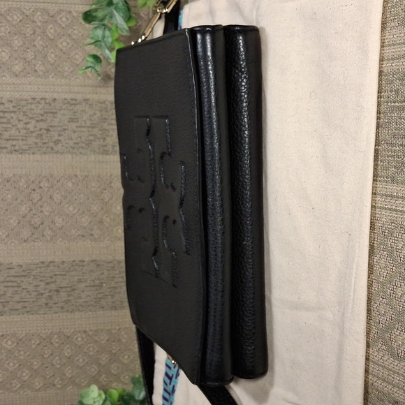 Tory Burch Bombe T Crossbody Bag In Pebble Leather - Picture 13 of 16